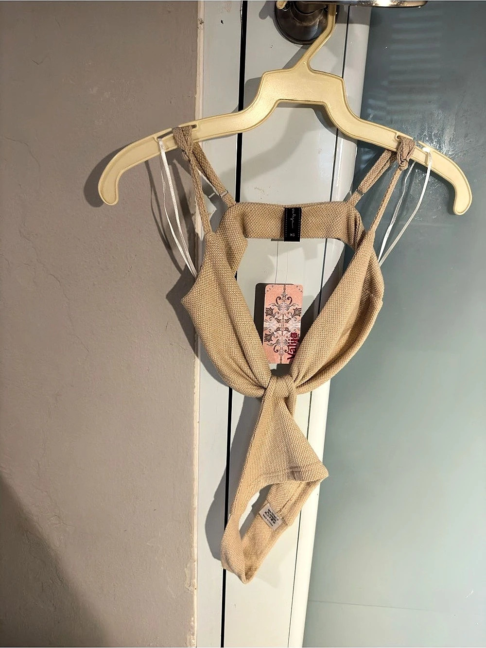 Valija Tie-Front Crop Top in Beige